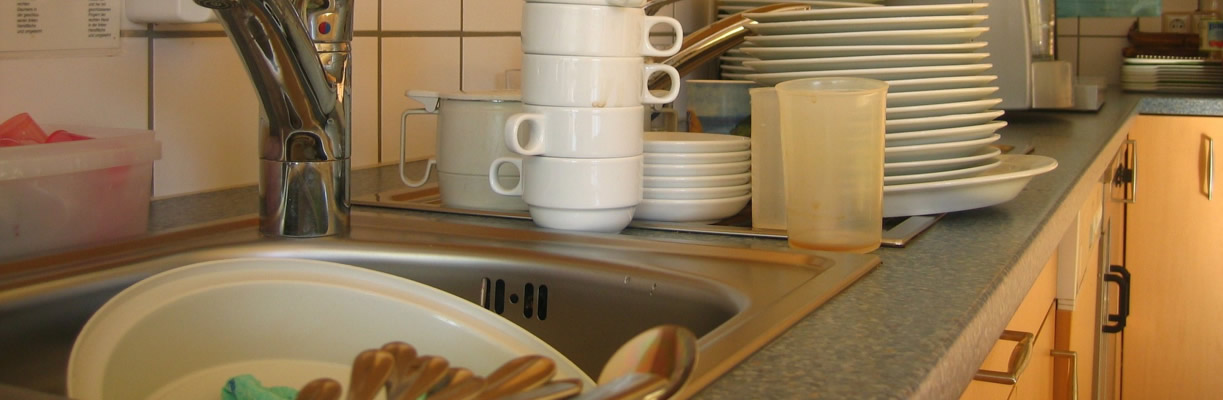 Our house cleaning kitchen service is perfect, no missing spots or corners, we understand that you want to come home to a spotless kitchen, and we get you that every cleaning. Wake up every day to have family breakfast alone or with your kids sitting down at the kitchen table in a super clean kitchen area.